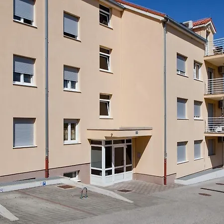 Apartment Renata *